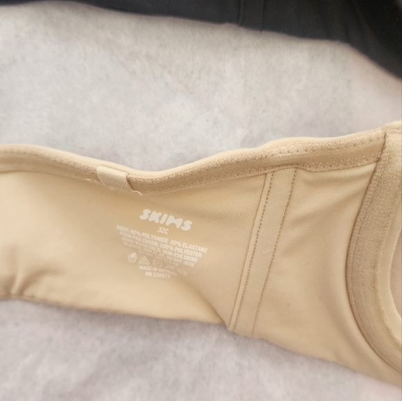 Skims 2 bra Size 32C New - Picture 3 of 8
